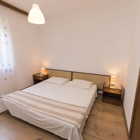 Rebeka Apartment *