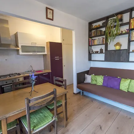 Rebeka Apartment *