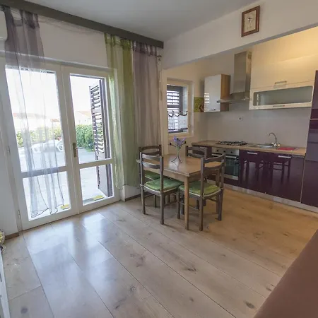 Apartment Rebeka Primosten