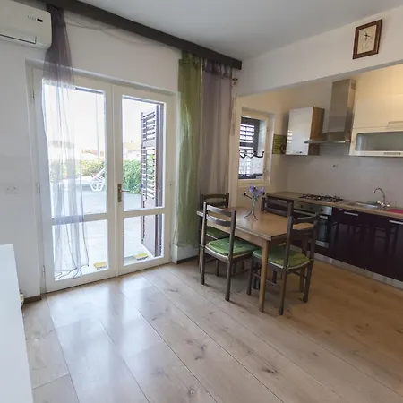 Rebeka Apartment